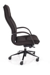 Pisarniški stol ergoflex črne barve ergonomskega dizajna z močnimi kovinskimi ročnimi opirali