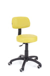 Delovni prilagodljiv stol jurček v blagu rumene barve omogoča enostavno premikanje po prostoru z mehkimi gumiranimi kolesi