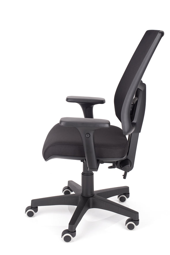 Ergonomski delovni stol orion z naslonom v mreži in sedežem v blagu črne barve z nastavljivim naslonom po višini in naklonu