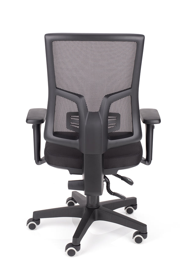 Udobni delovni stol orion z naslonom v mreži in sedežem v blagu črne barve z ergonomsko oblikovanim naslonom v mreži za zračnost in nastavljivo podporo