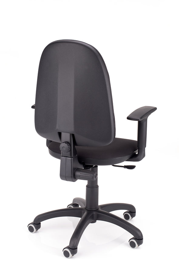 Pisarniški nastavljivi stol beta v blagu črne barve z močnim in stabilnim pvc podnožjem