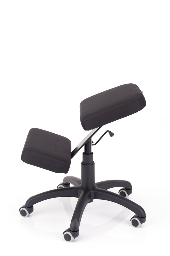 Posebni pisarniški stol ergonom v blagu črne barve z nastavitvijo višine klečalnika