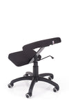 Kakovosten stol ergonom v blagu črne barve z gumiranimi kolesi za mehko podlago