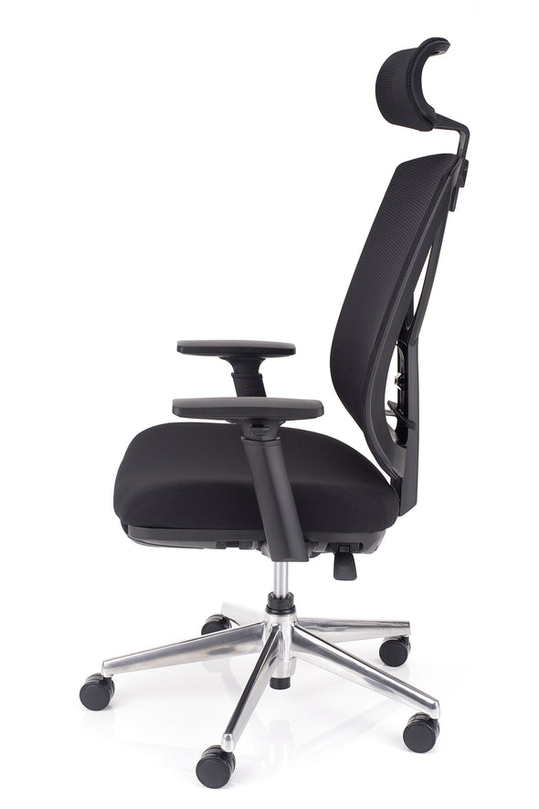 Kvalitetni pisarniški stol baron s podporo za noge v črni barvi z nastavljivim vzglavnikom po višini oblečenim v zračno mrežo